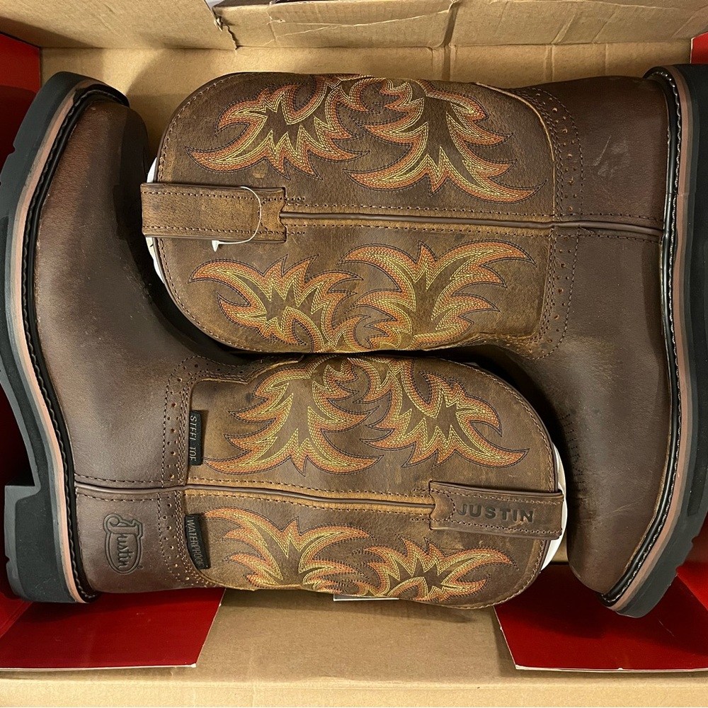 Justin Boots Men's Brown and Tan Western Boots